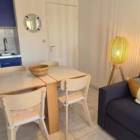 T2 A 6 Min A Pied De La Avec Piscine Apartment Le Lavandou