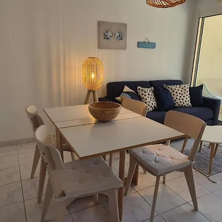Apartment T2 A 6 Min A Pied De La Avec Piscine Le Lavandou