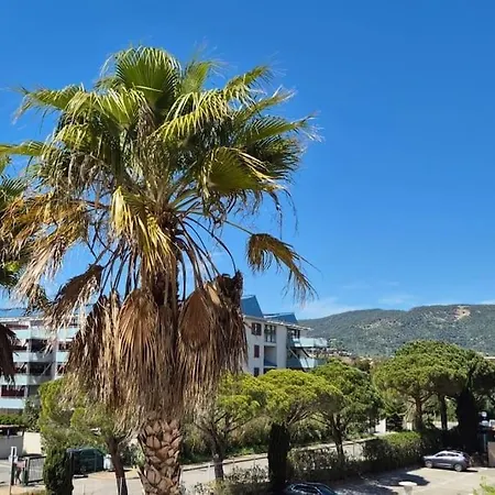 T2 A 6 Min A Pied De La Avec Piscine