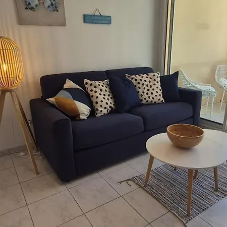 T2 A 6 Min A Pied De La Avec Piscine Apartment *