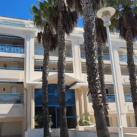 T2 A 6 Min A Pied De La Avec Piscine Apartment Le Lavandou